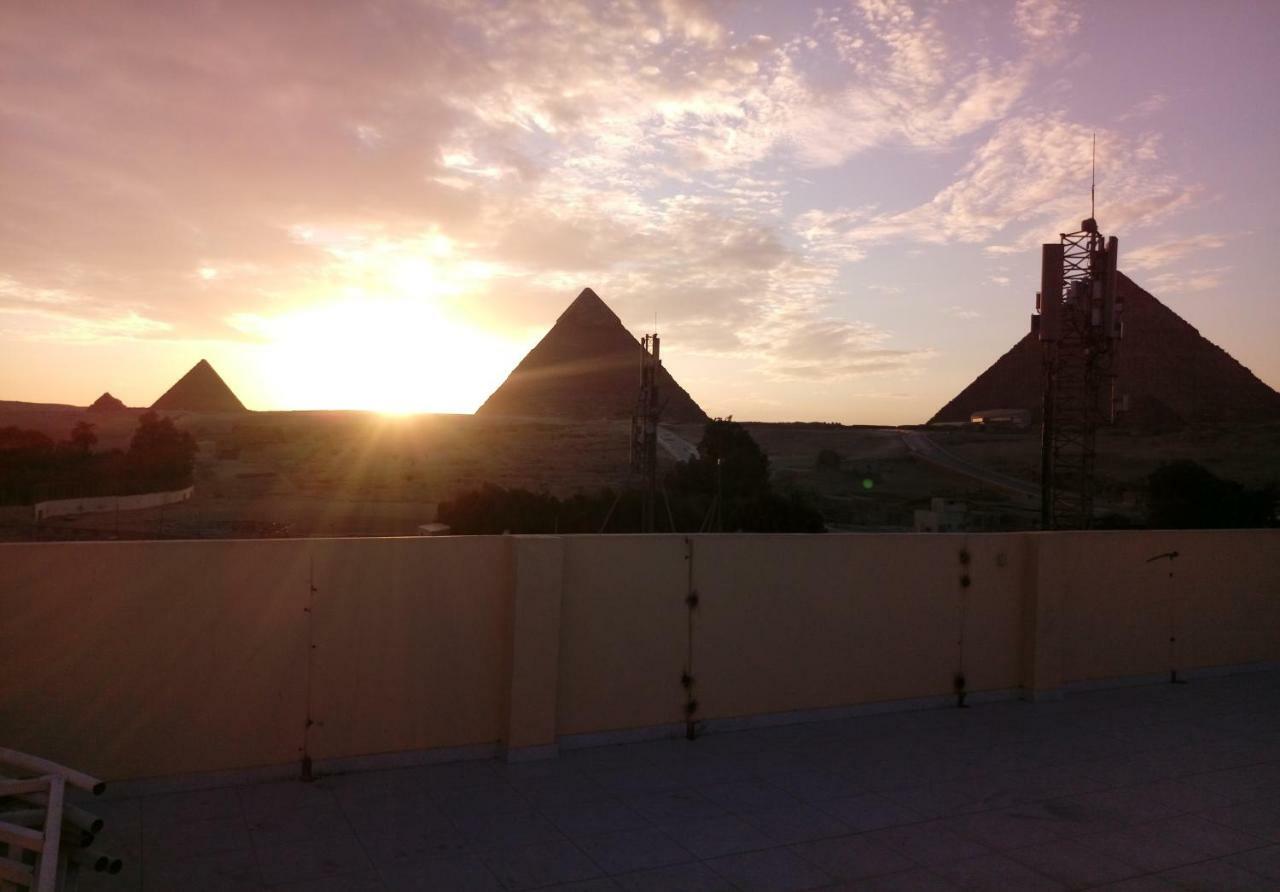 Three-bedroom At Nazlet El Semman Appartamento Il Cairo